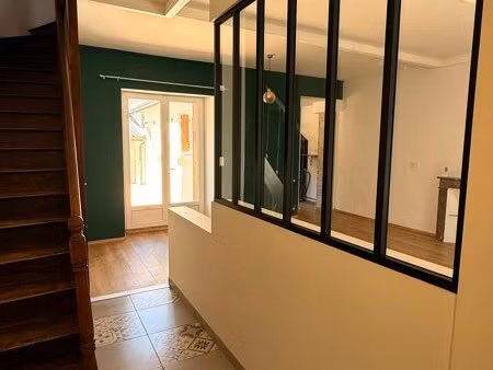 t3 rénové avec cour privative – 88 m² – thouars