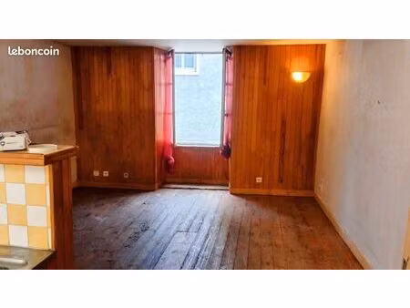 brioude  cœur de ville – immeuble à rénover sur 3 niveaux - gros potentiel