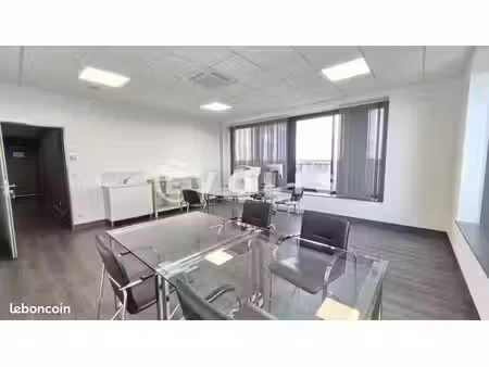 bureaux 107 m²