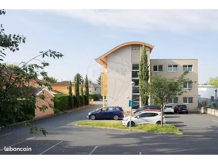 bureau 93 m²