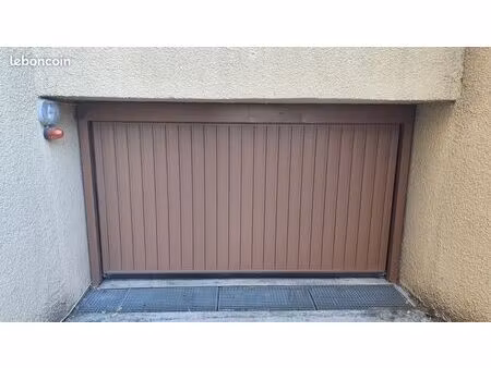 place de parking en sous-sol sécurisé - modifiable en box