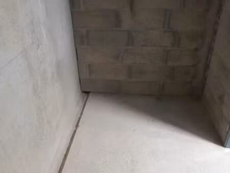 particulier loue cave saine et sécurisée d’environ 4 m² à châtillon
