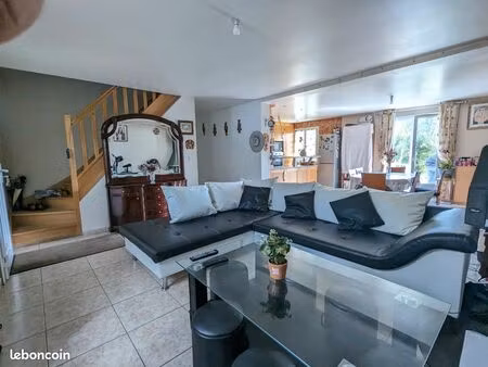 chambre meublée - 500 maison très calme (pommeuse)