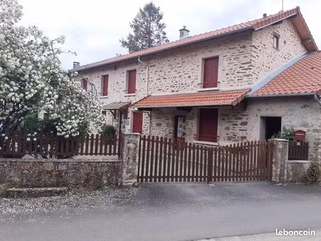 maison de village 7 pièces 6 chambres 188 m2 à saint martin terressus située à 5 km d'amba