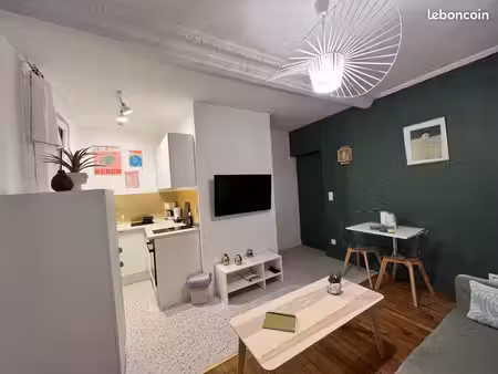 appart meuble 1chambre charges comprises