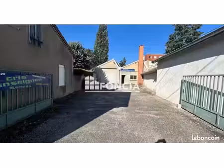 le coteau dépot de 300 m2 env transfomable en habitation