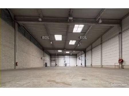 local bureaux 1 418 m²