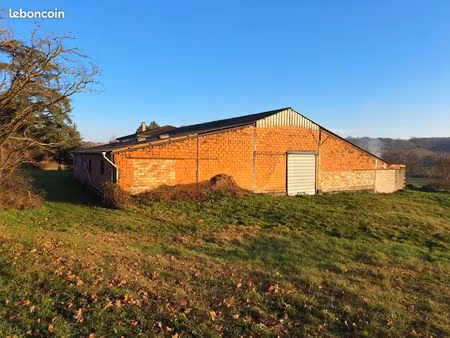 bâtiment agricole ou industriel