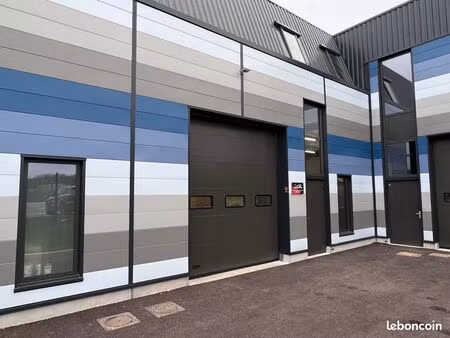 local activite 136 m2 proche a4 commercial bureau entrepot stockage