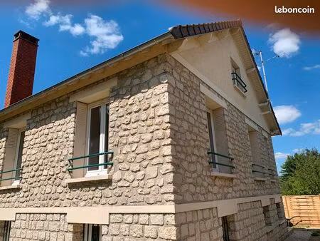 maison 6 pièces 135 m2 avec jardin à louer à bois-le-roi