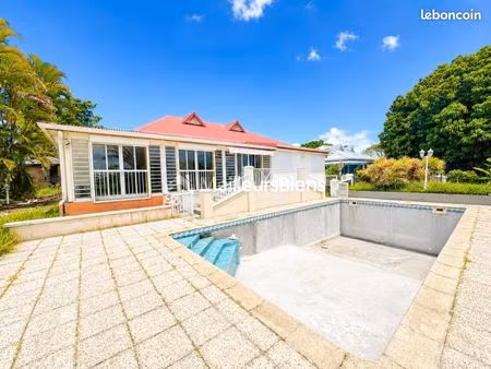 villa 6 pièces 250 m²