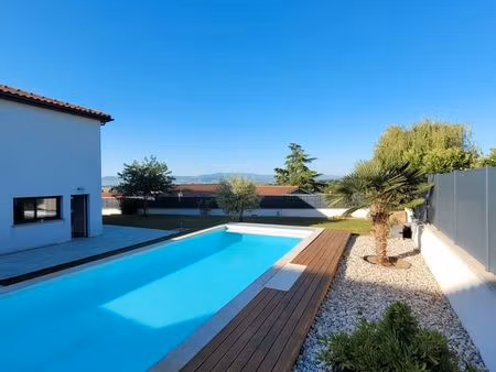 maison familiale contemporaine avec très belles vues