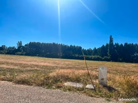 terrain à bâtir viabilisé de 900 m²