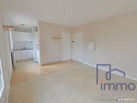 studio 1 pièce 32 m²