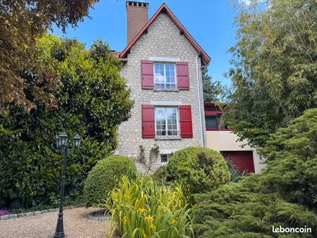 maison bourgeoise avec piscine