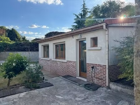 maisonnette indépendante meublée avec gd jardin privatif à 20 mn de la défense
