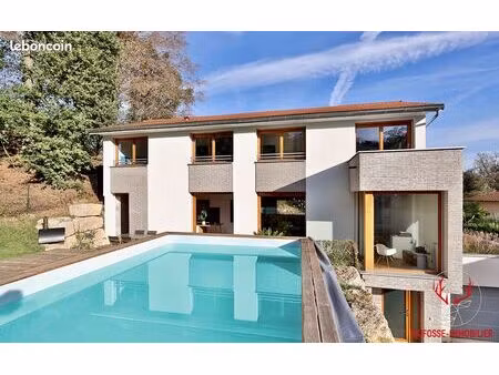 villa 7 pièces 185 m²
