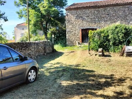 terrain constructible de 700m2