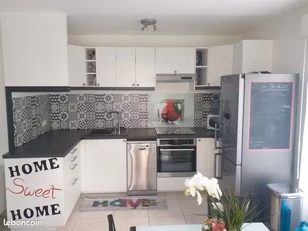 f2 meublé 52 m² avec jardin. pas de frais d'agence