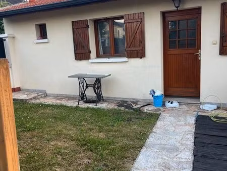 maison à louer à 5m du rer b. quartier calme et commerce à côté