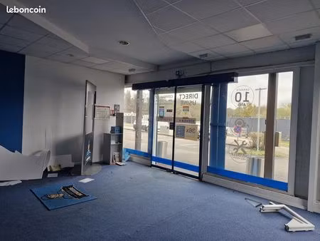 local commercial 325 m²