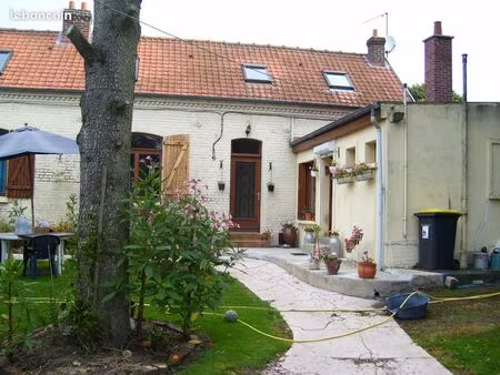 maison ancienne en retrait