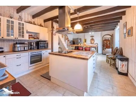 moulin 5 pièces 146 m²