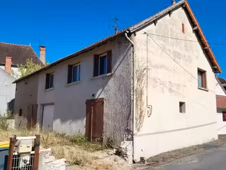 maison f2 bis avec grand sous sol et grande cour