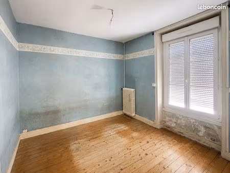 duplex à rénover – luc-sur-mer – 45m2 avec parking