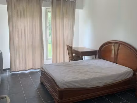 appartement de 3 pièces 73m2 plus grande terrasse loyer 1450 cc libre de suite
