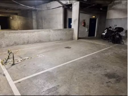 grande place de parking pmr 22 5m2 proche gare