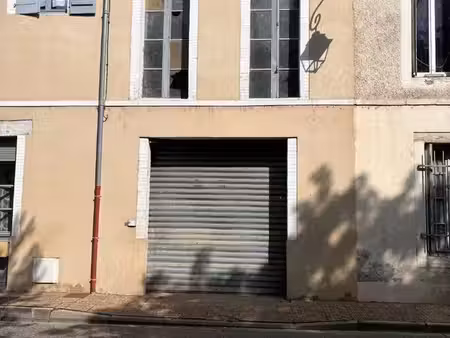 parking/box 1 pièce 149 m²