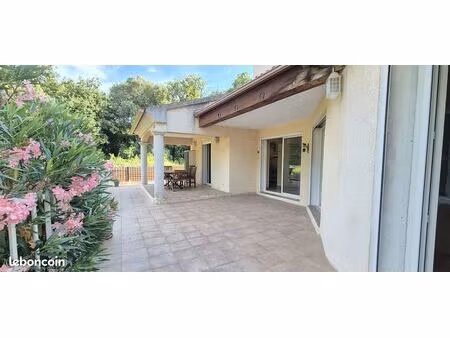 propriété 5 pièces 158 m²