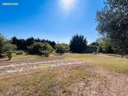 terrain 1 037 m² villecroze