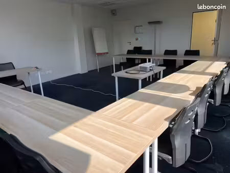 bureau  co-working  salle de réunion ou formation