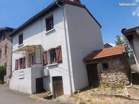 maison de village au calme avec petit terrain attenant sur la commune d'aurec sur loire au