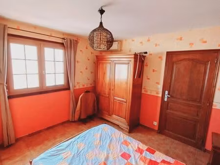 villa 133 m² habitables + cave de 50 m² + combles aménagés de 20 m²