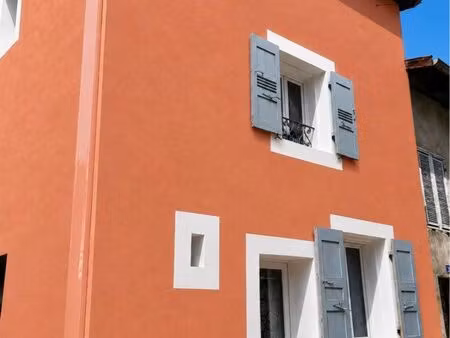 maison de ville entièrement rénové avec grande cave à espaly saint marcel