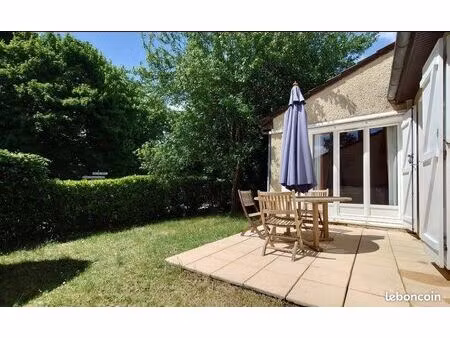 maison en lisière de forêt à jouy en josas