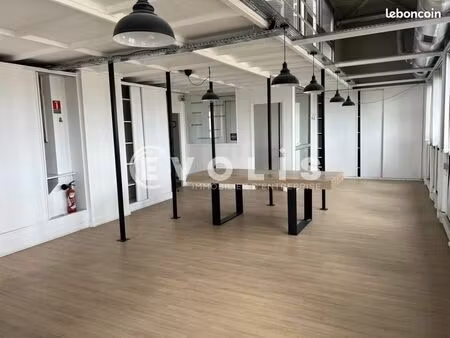 bureaux 158 m²