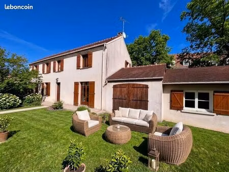 maison 3 chambres + garage + dépendance de 38m2
