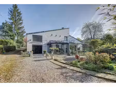 maison 7 pièces 181 m²