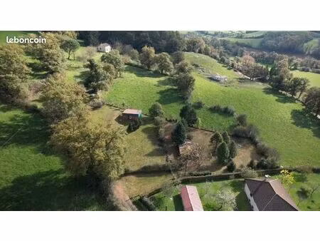 terrain constructible 1600m² avec hangar