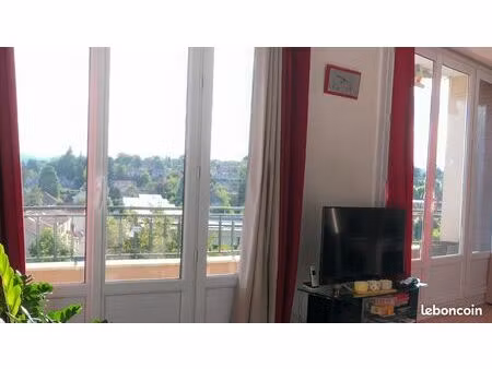 grand t2 meublé 54m2 traversant balcons vue dégagée