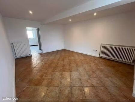 maison meublée de 63 m² avec extérieur – mamers