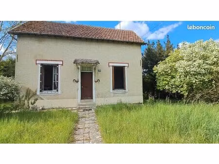 ? maison à rénover entièrement avec jardin
