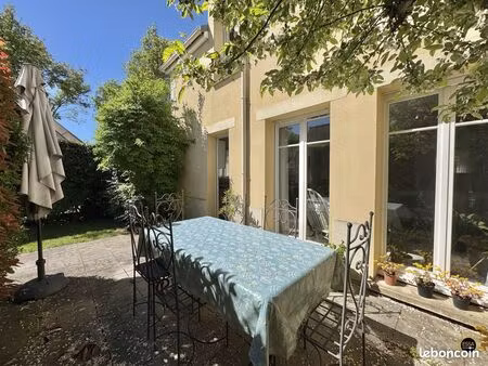 maison 6 pièces 95 m²