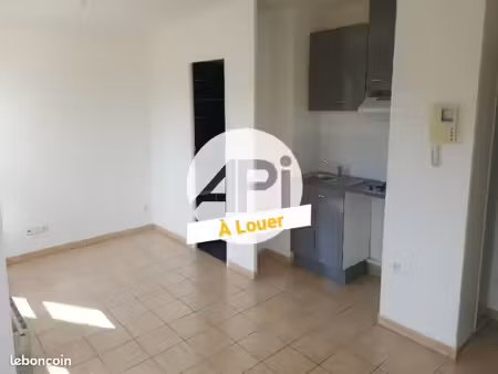 studio 1 pièce 26 m²