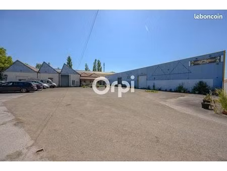 immeuble 2 pièces 4 000 m²
