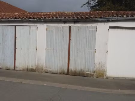 garage centre ville surgères